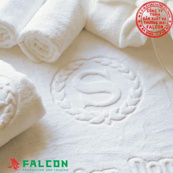 Khăn tay dệt logo khách sạn 