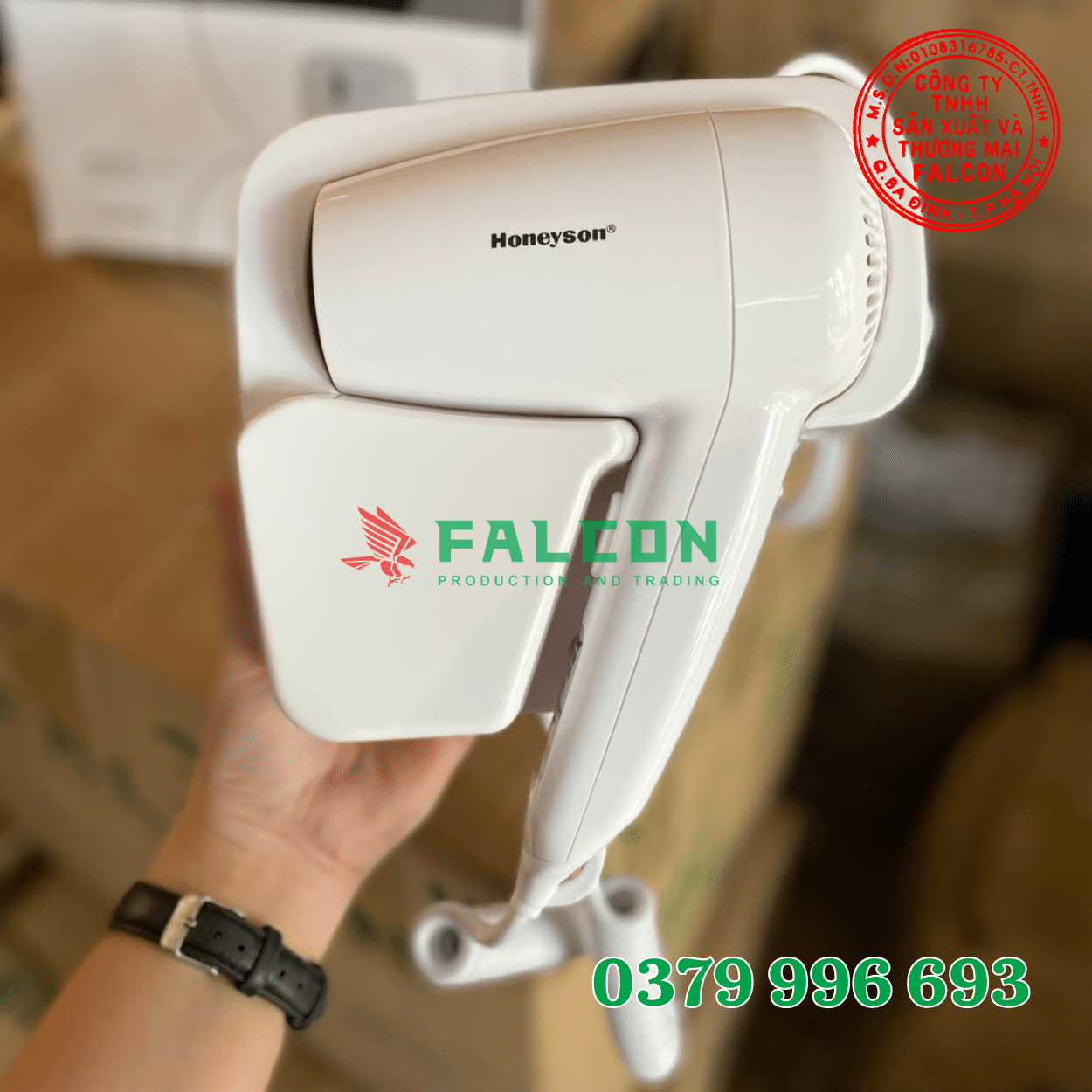 Máy sấy tóc gắn tường dùng cho khách sạn cao cấp