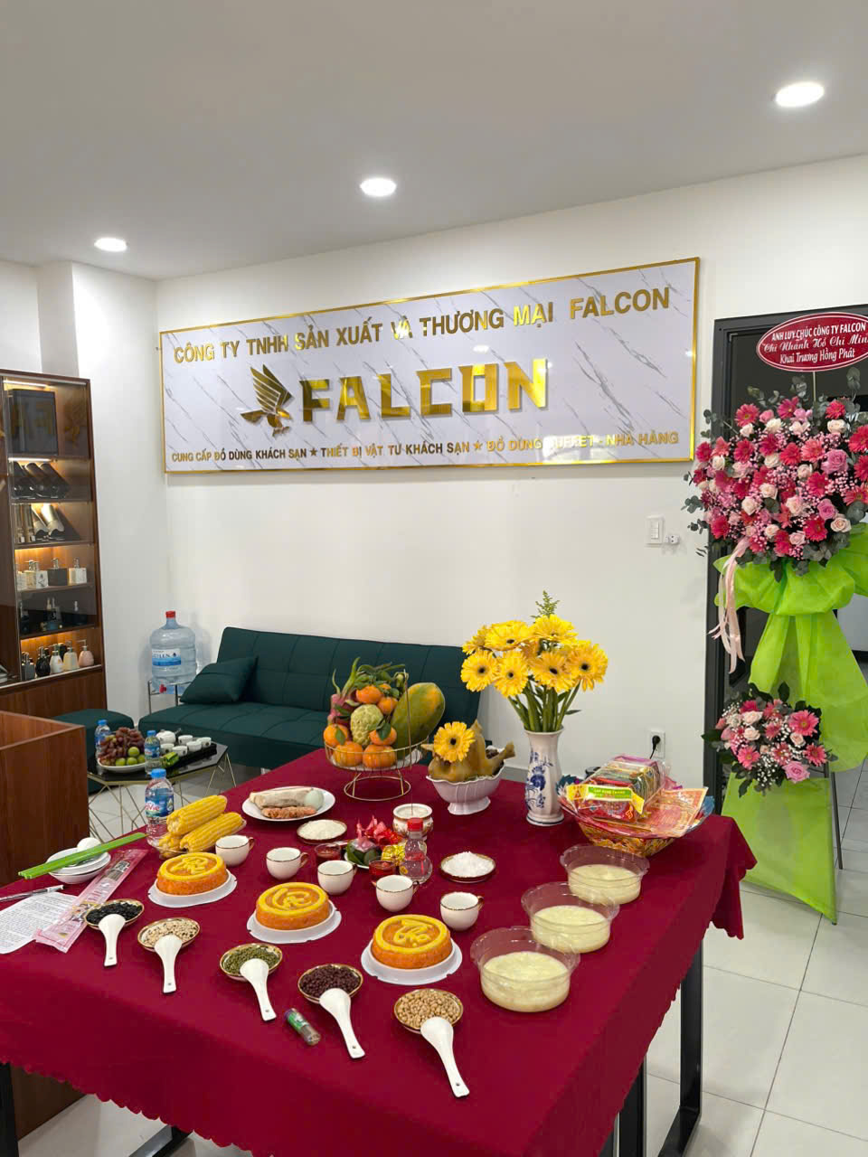 falcon khai trương cơ sở mới tại sài gòn