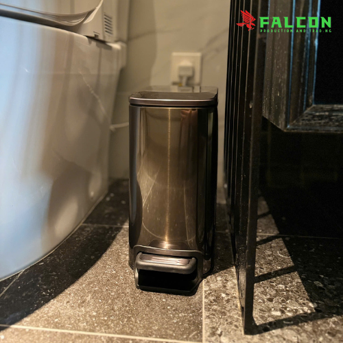 thùng rác do Falcon cung cấp