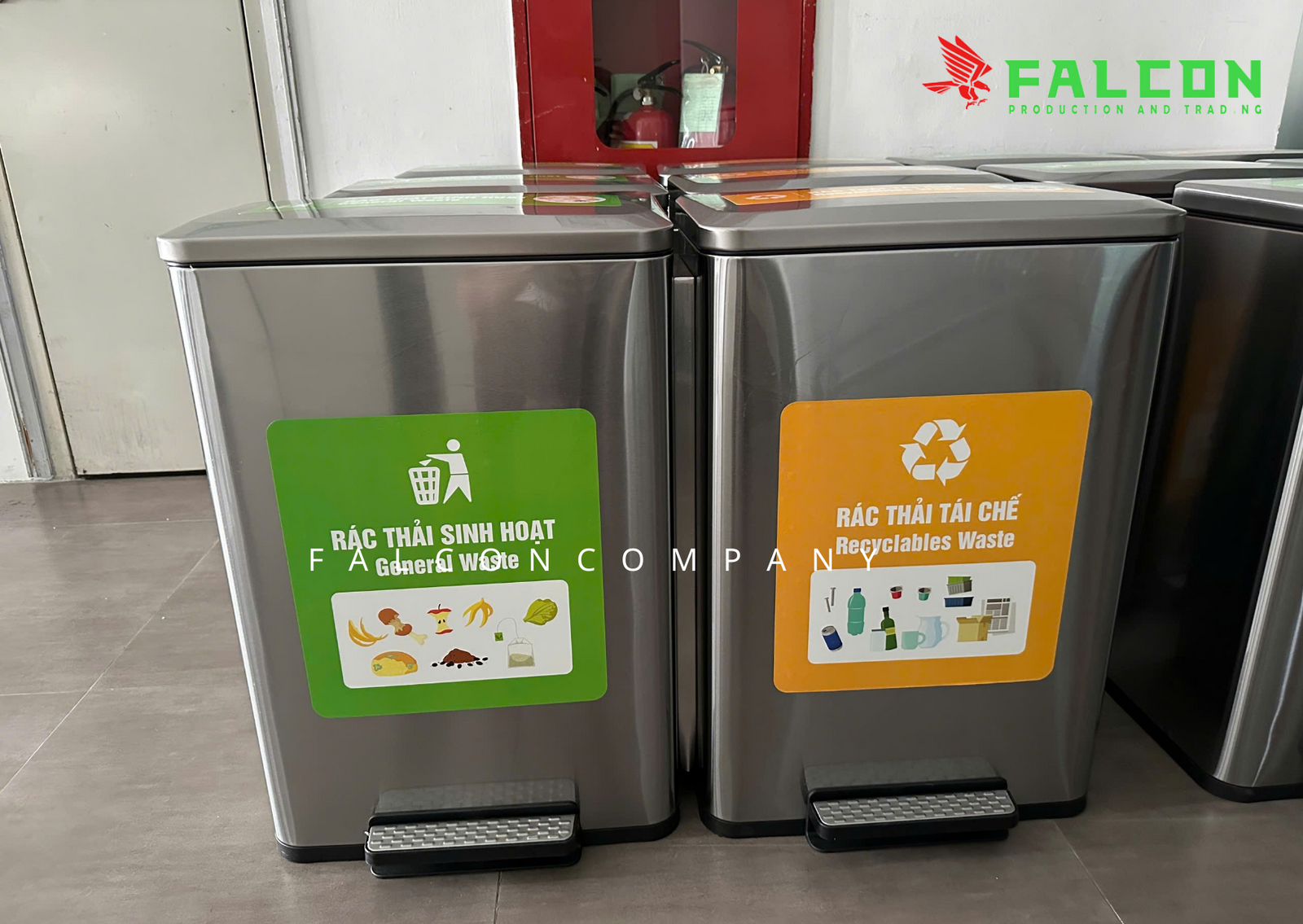 thùng rác falcon